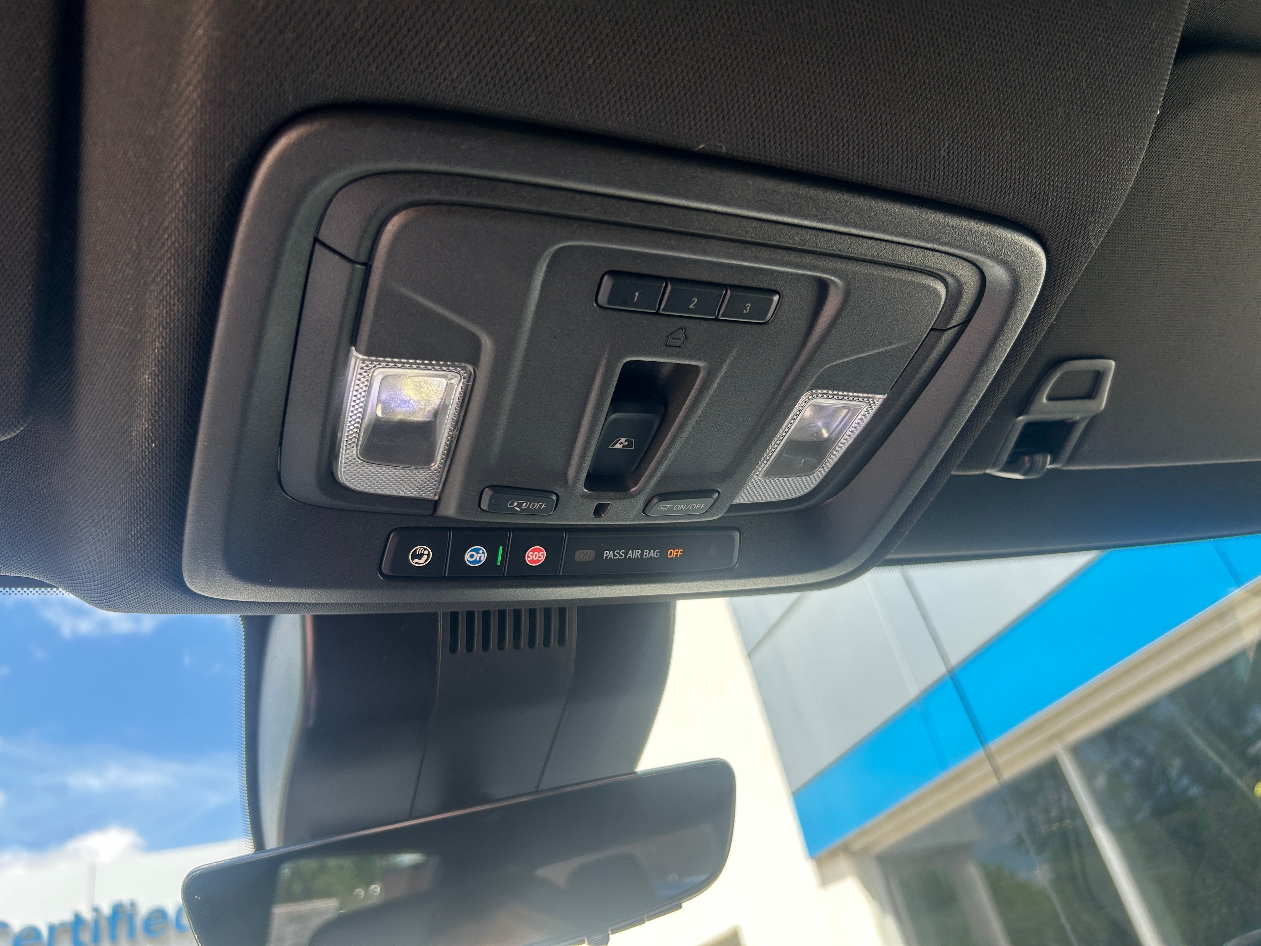 Used 2023 Chevrolet Silverado 1500 High Country w/ Technology Package AWD/4WD image 30
