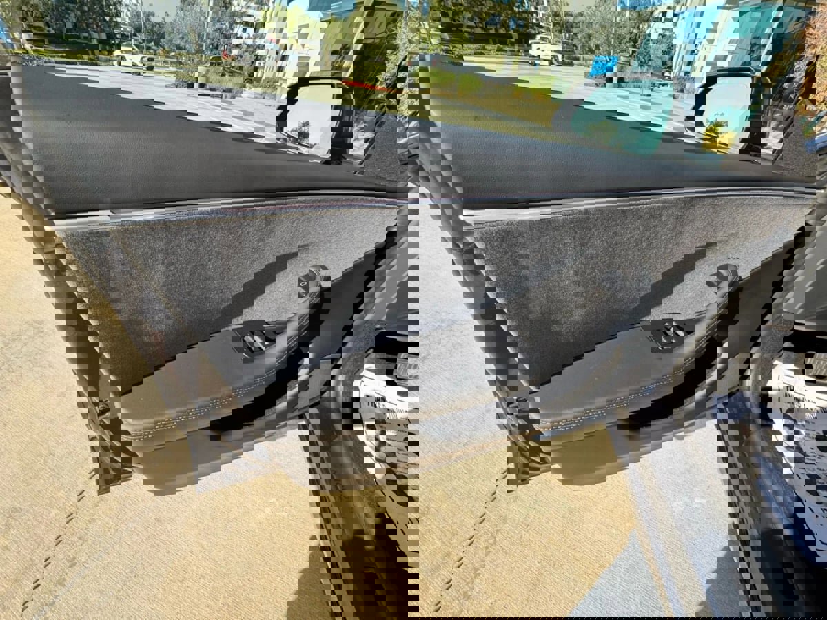 Used 2024 Tesla Model 3 Standard Range image 38