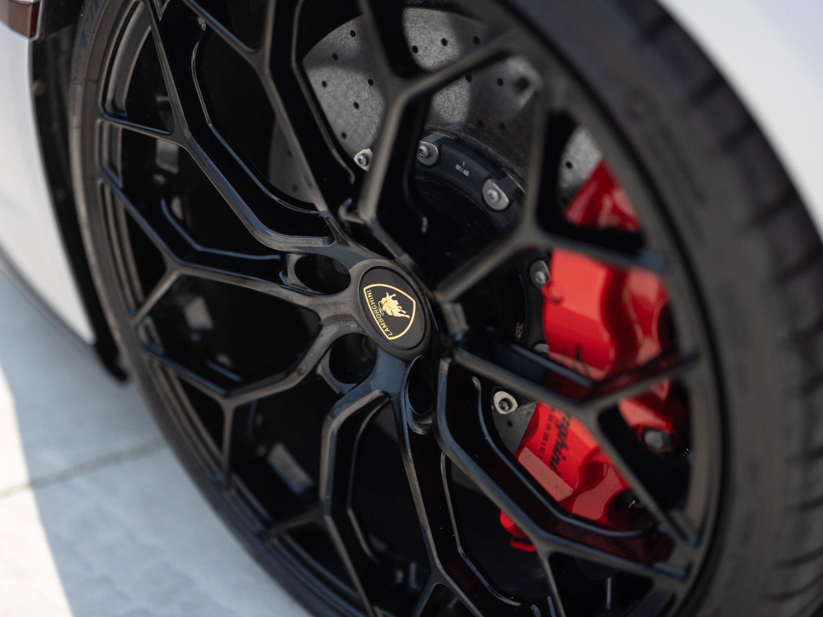 Used 2018 Lamborghini Huracan AWD/4WD image 18