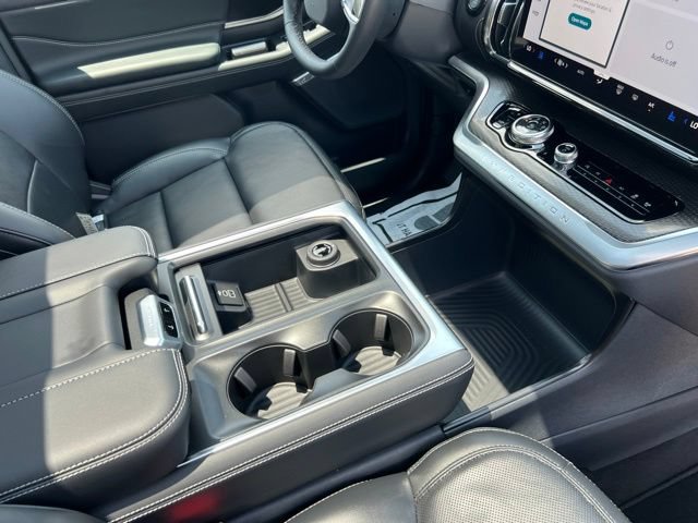New 2027 Ford Expedition Platinum w/ Stealth Appearance Package RWD image 15