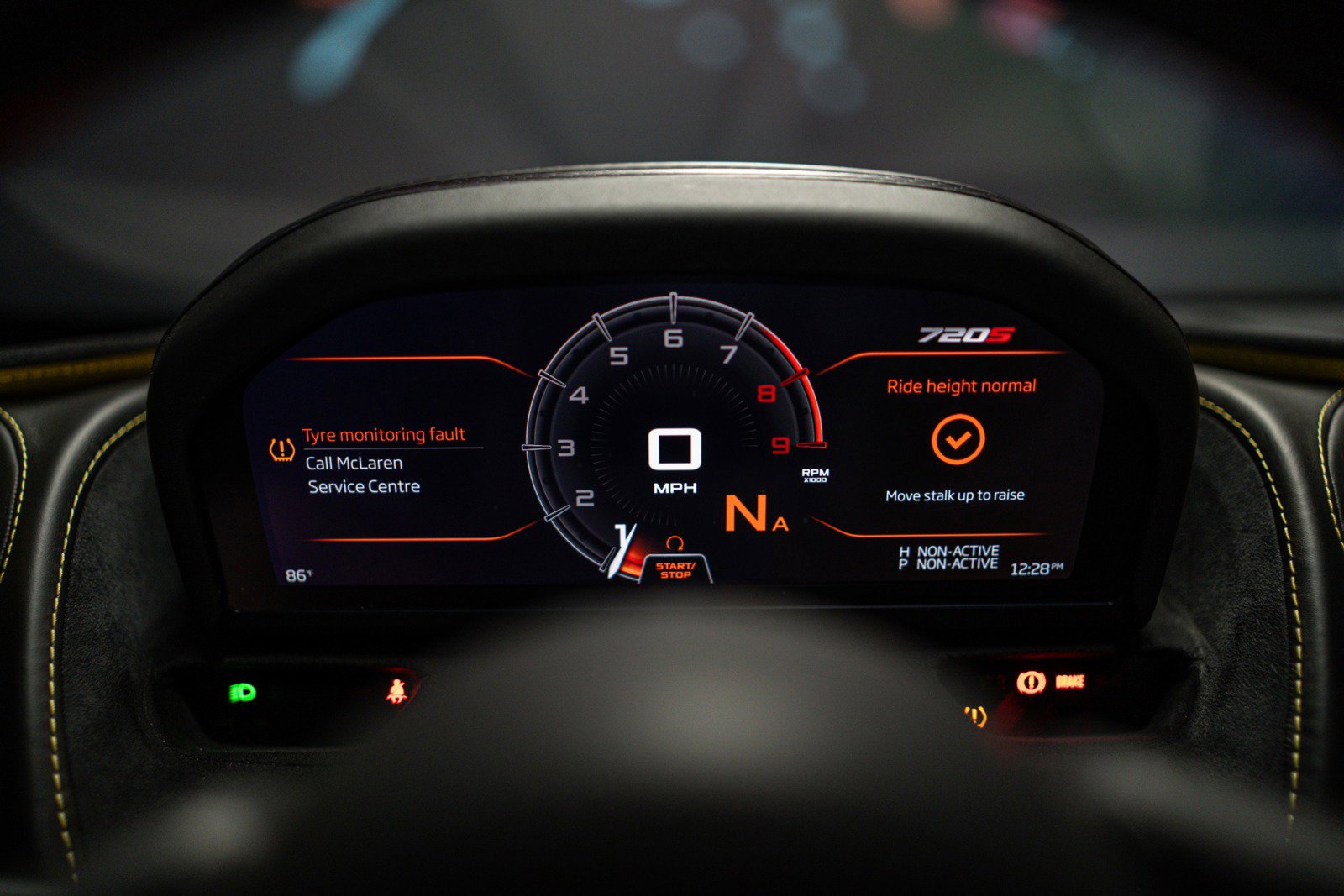 Used 2018 McLaren 720S image 11