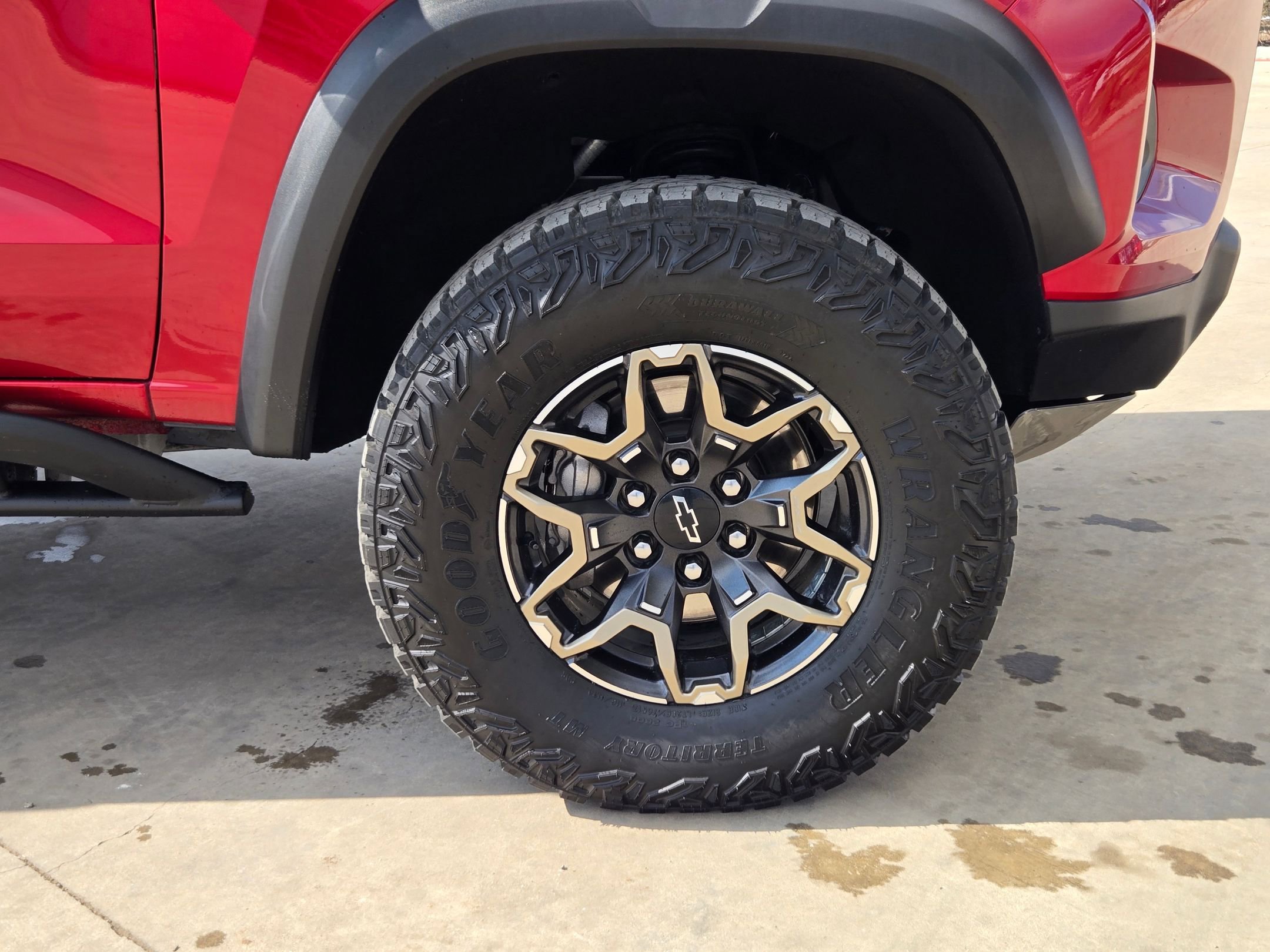 Certified 2024 Chevrolet Colorado ZR2 w/ Technology Package image 31