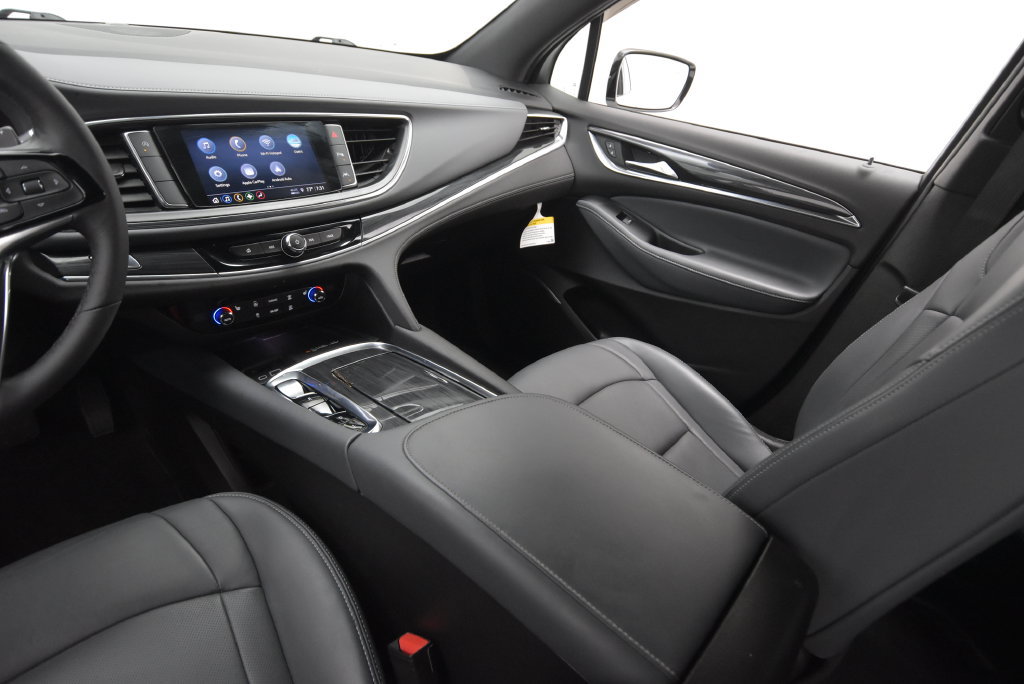 Used 2022 Buick Enclave Essence FWD image 30