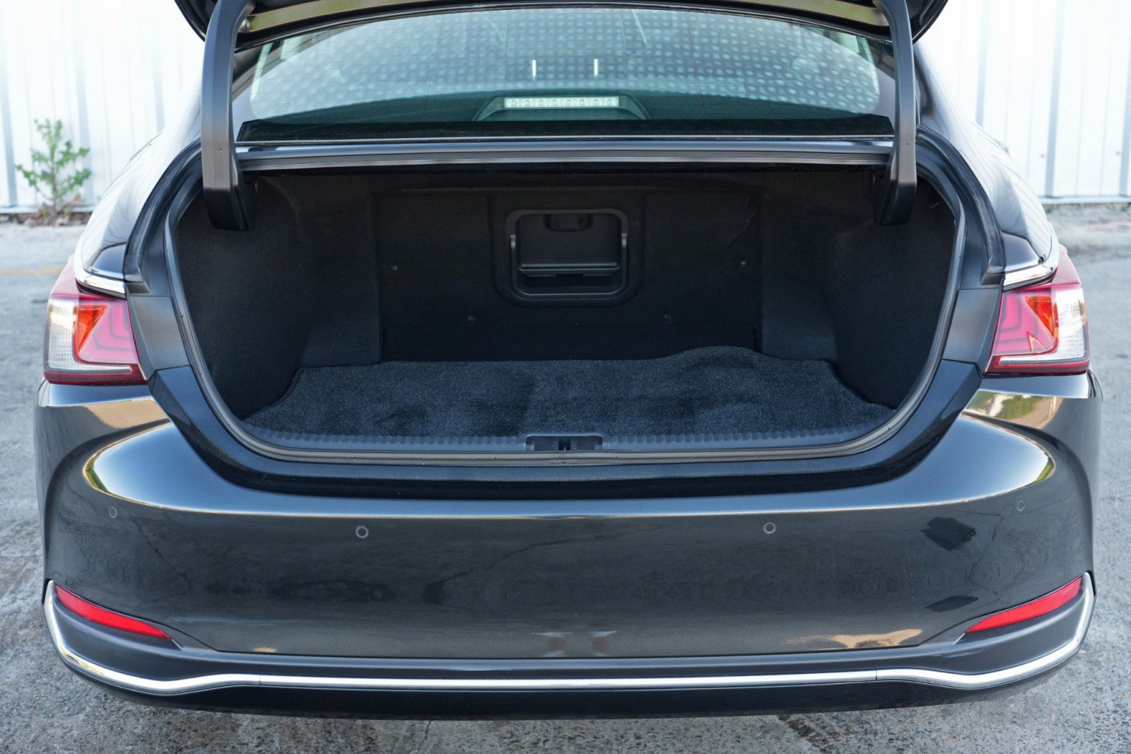 Used 2022 Lexus ES 300h w/ Premium Package FWD image 9