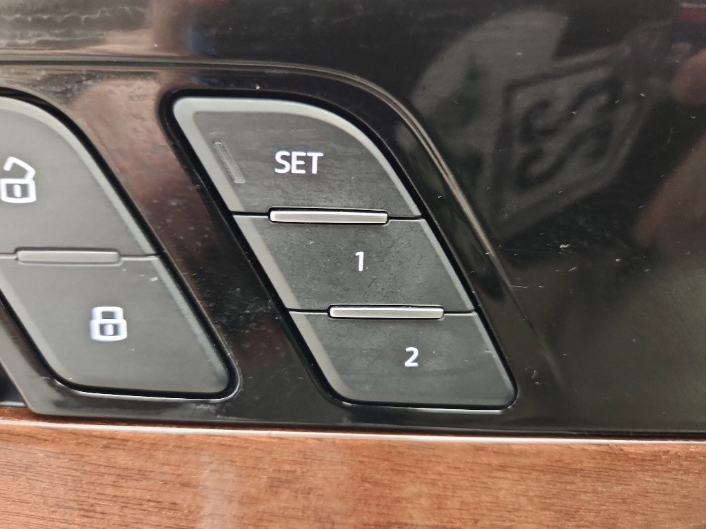 Used 2023 Audi A4 2.0T Premium w/ Convenience Package image 10