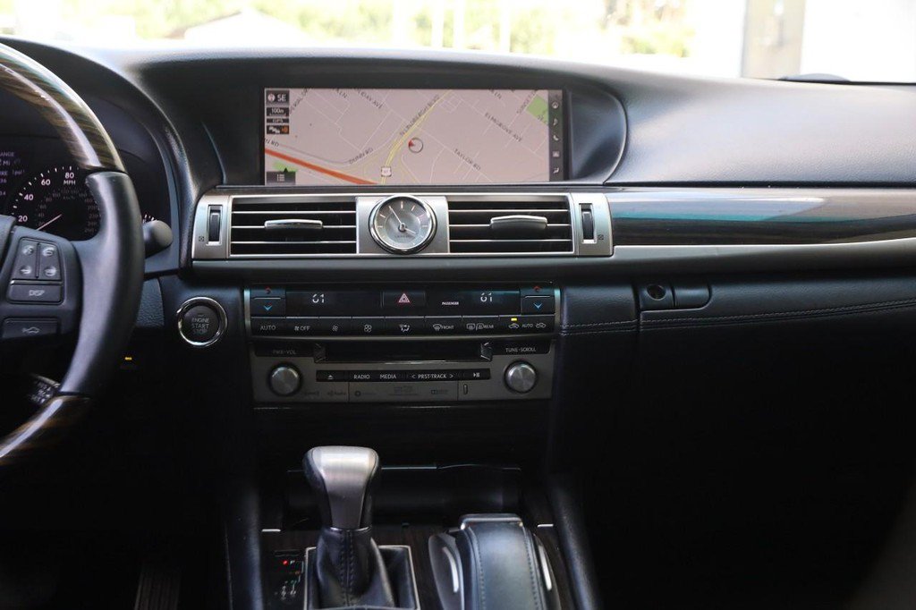 Used 2016 Lexus LS 460 AWD w/ Comfort Package image 27