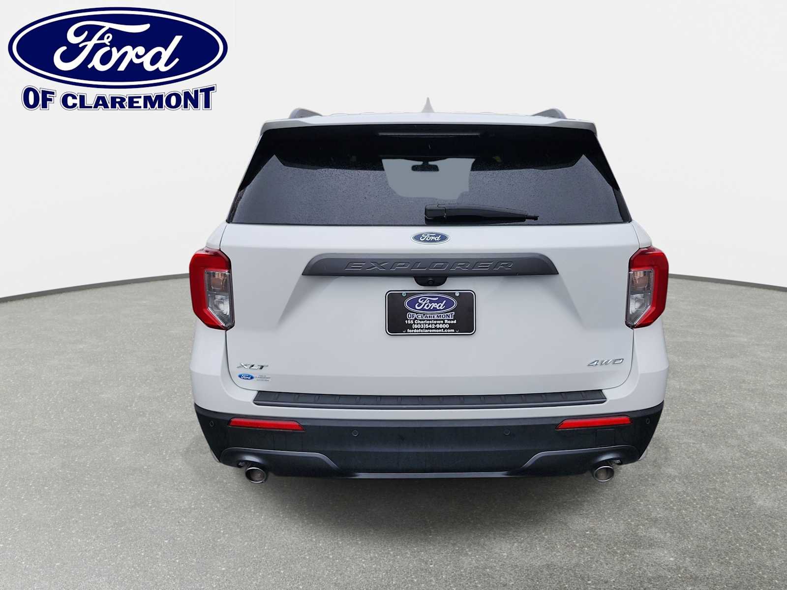 Used 2024 Ford Explorer XLT w/ Equipment Group 202A AWD/4WD image 17