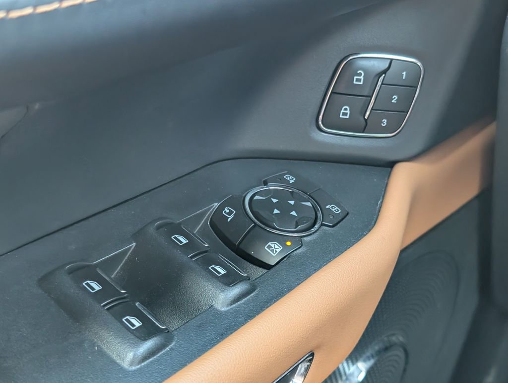 Used 2022 Ford Expedition Max Platinum AWD/4WD image 14