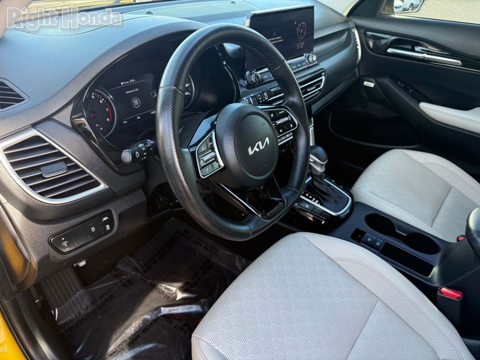 Used 2022 Kia Seltos SX w/ Sunroof Package image 11