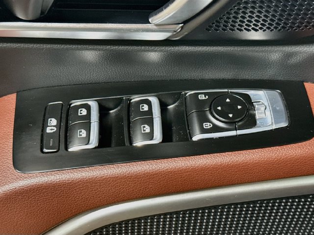 Certified 2024 Kia Telluride EX w/ EX Captain's Chair Package AWD/4WD image 18