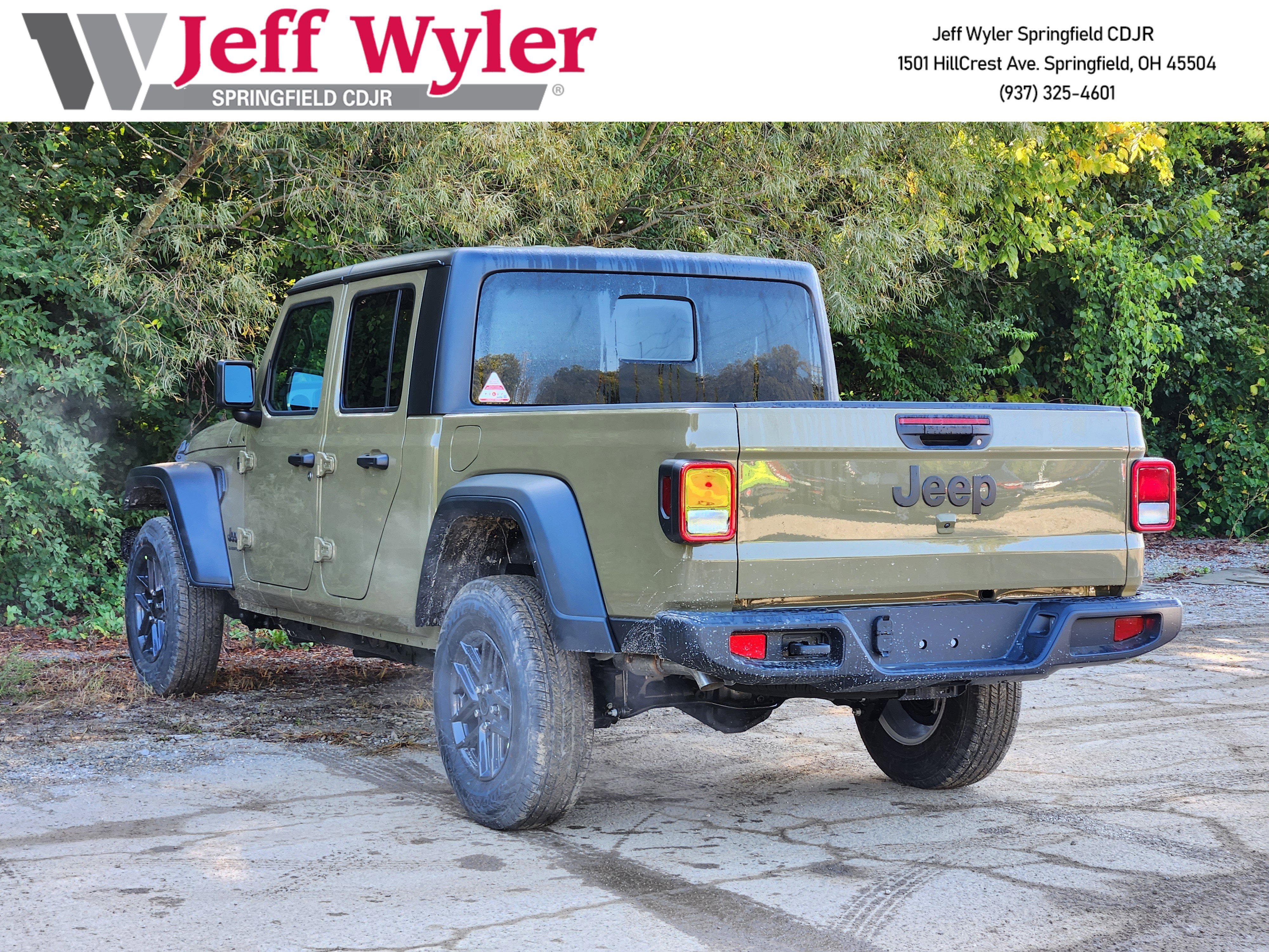 New 2025 Jeep Gladiator Sport image 2