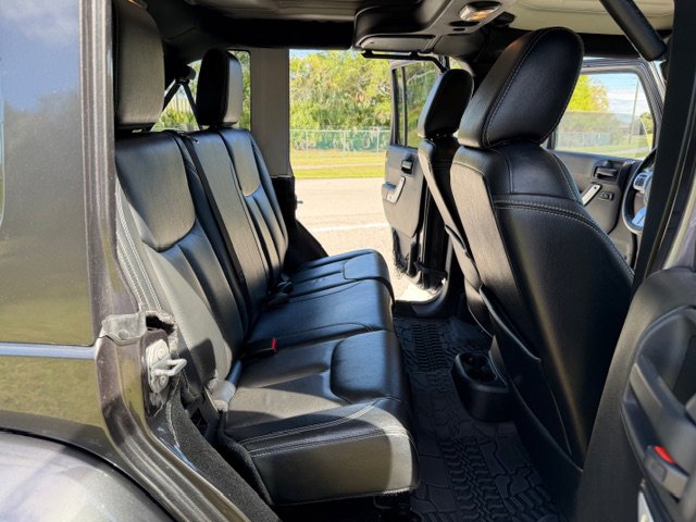 Used 2016 Jeep Wrangler Unlimited Rubicon image 17