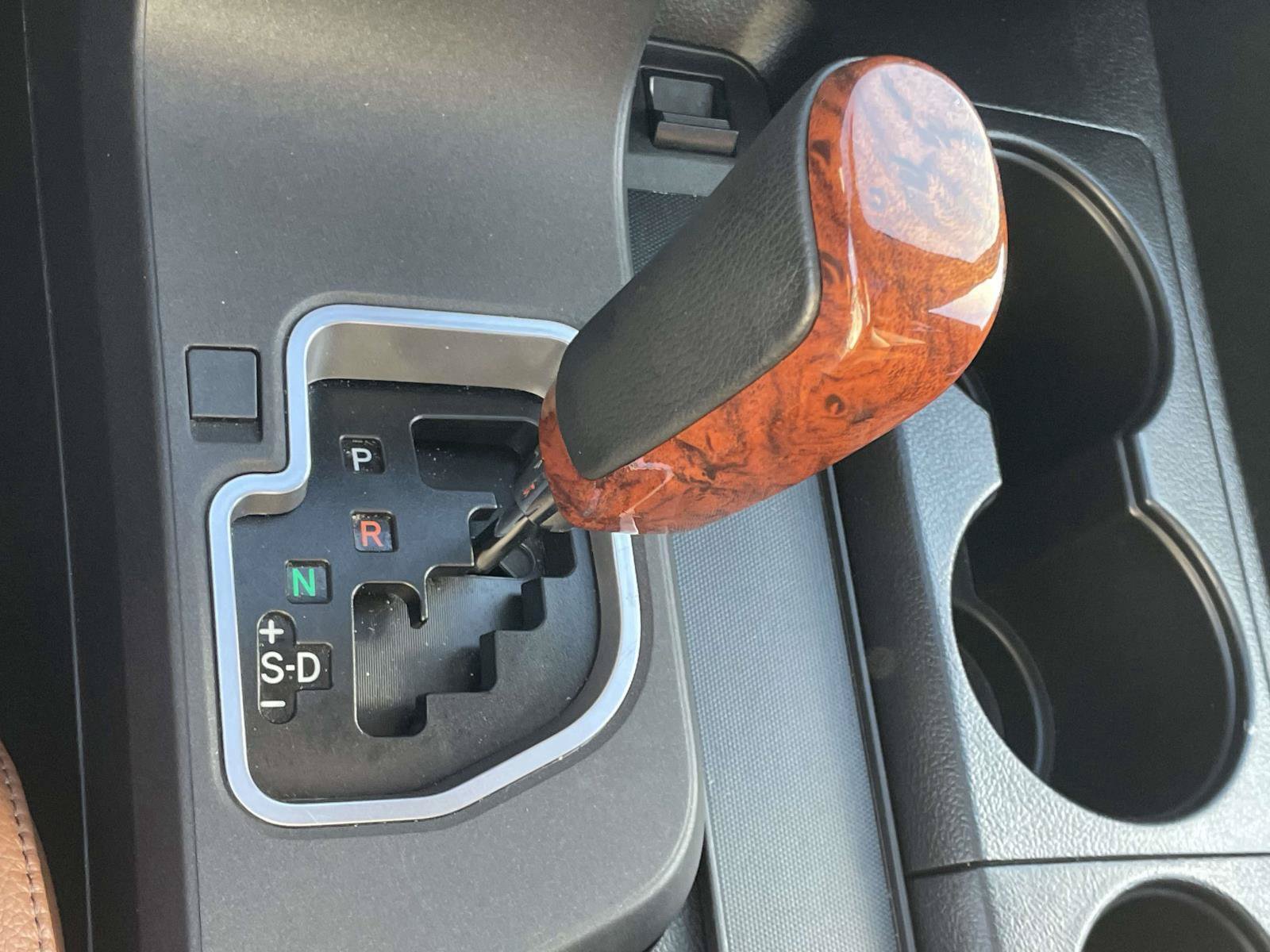 Used 2018 Toyota Sequoia Platinum RWD image 30