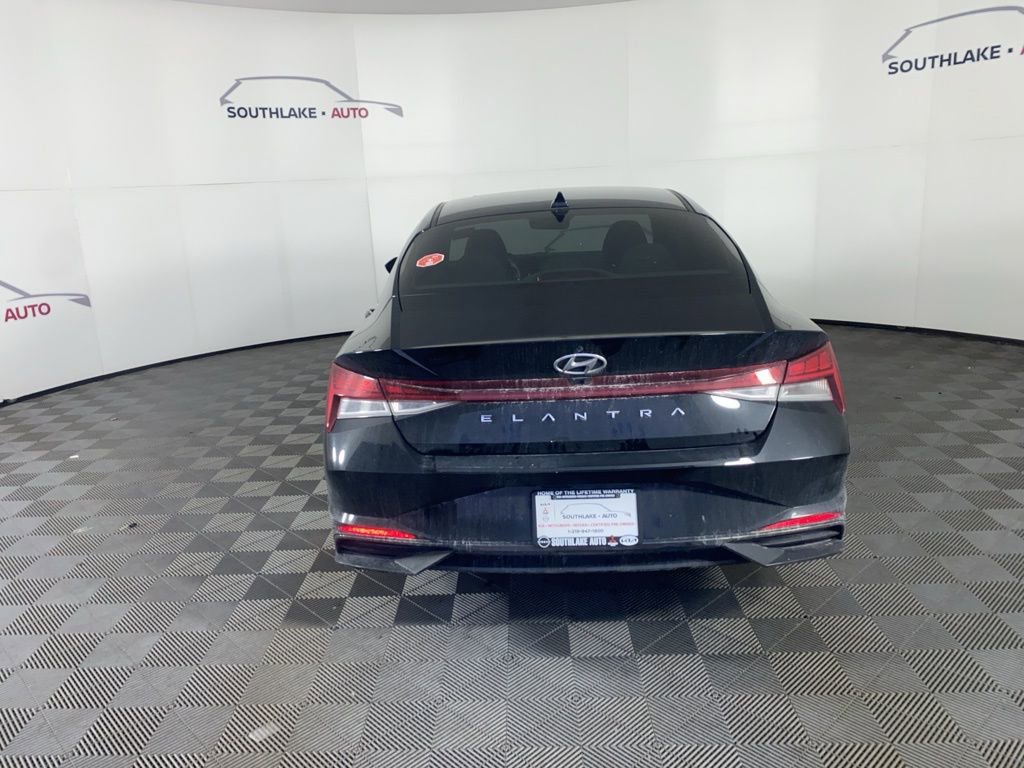 Used 2022 Hyundai Elantra SEL w/ Convenience + Premium Package image 8