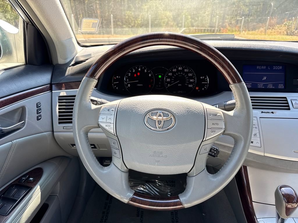 Used 2009 Toyota Avalon Limited image 18