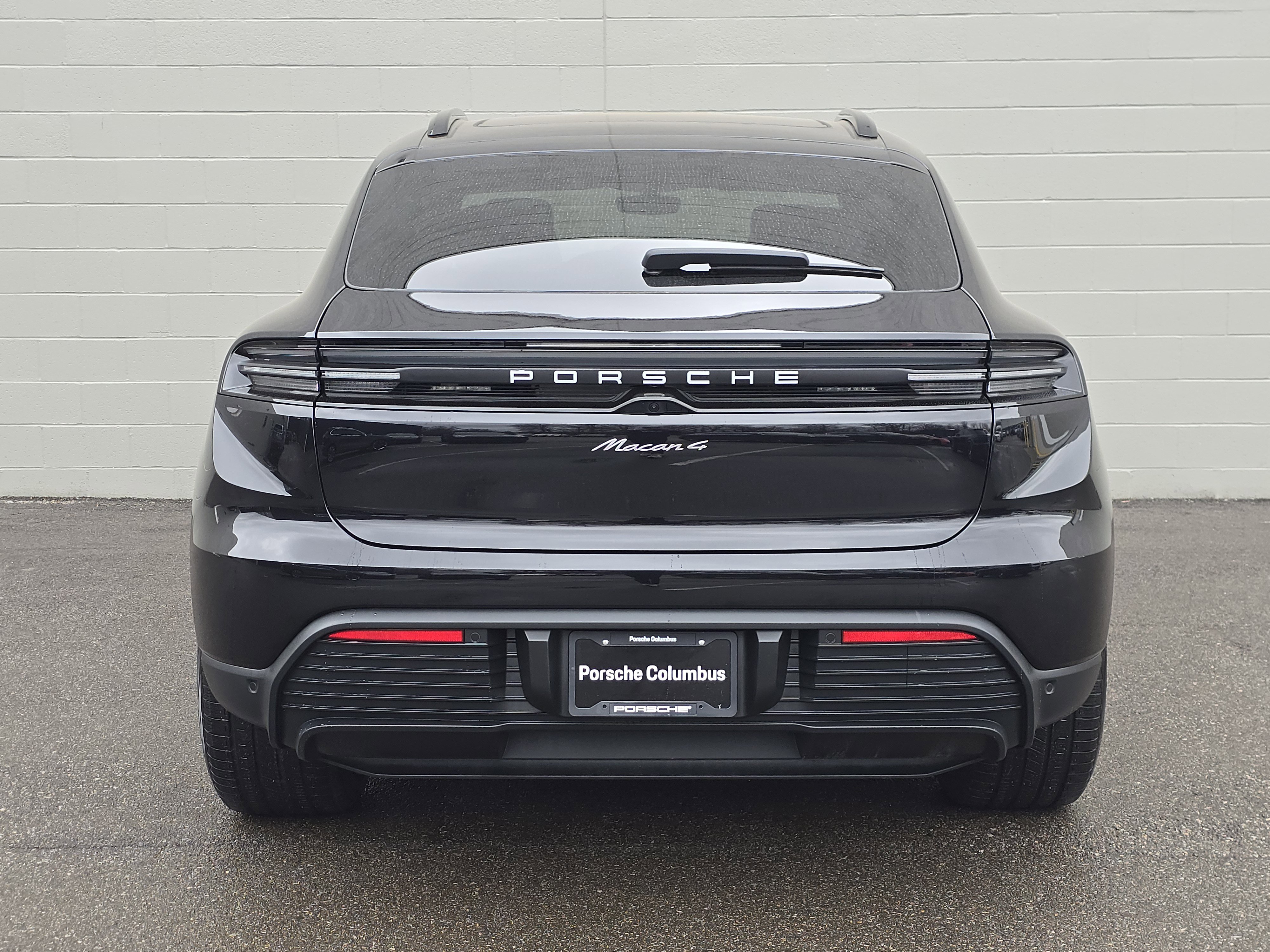 New 2026 Porsche Macan 4 Electric image 8