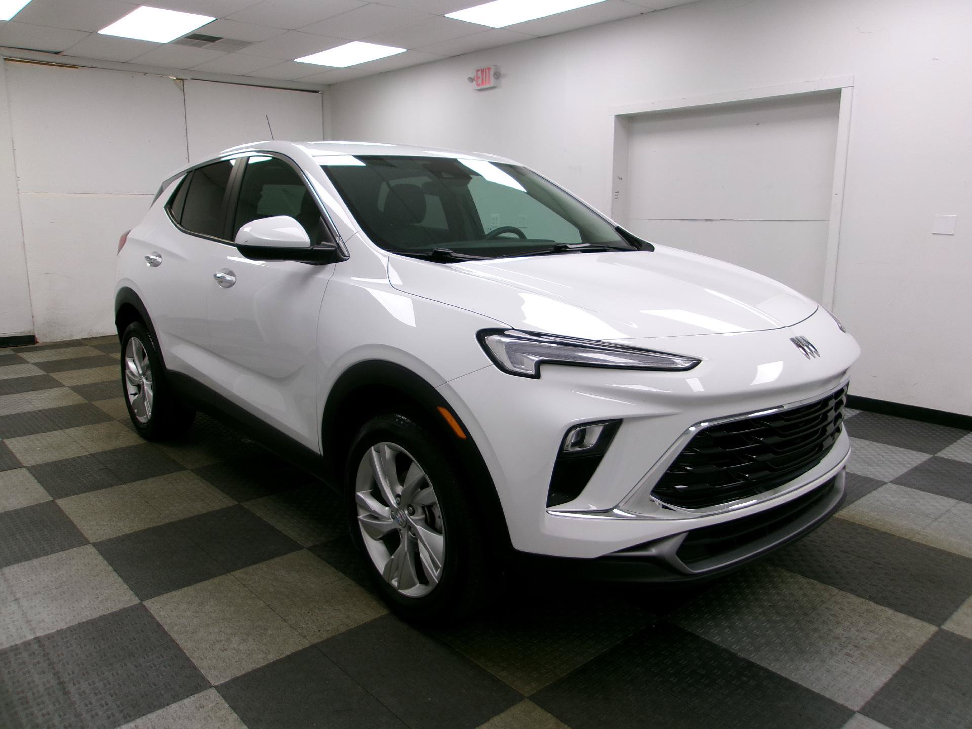 Used 2024 Buick Encore GX Preferred w/ Comfort Package AWD/4WD image 14