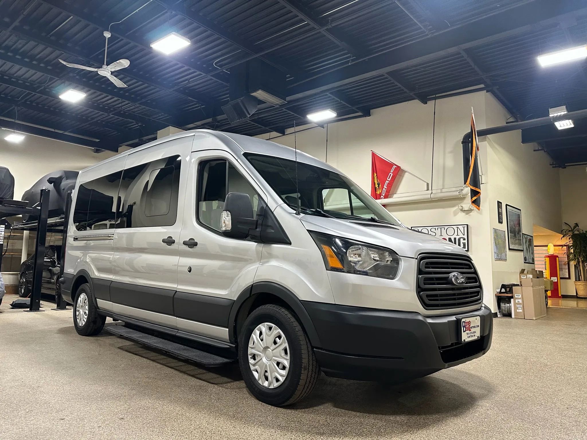 Used 2015 Ford Transit 350 XL image 6