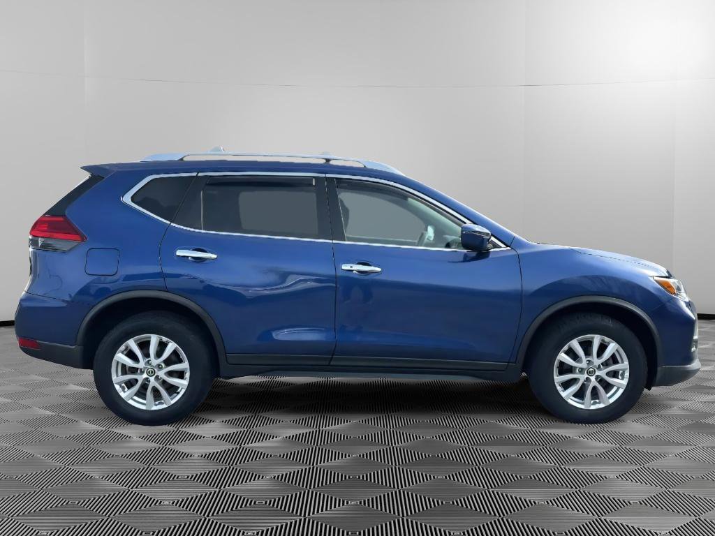Used 2017 Nissan Rogue SV image 6
