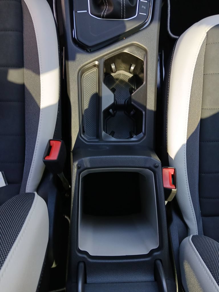 New 2026 Volkswagen Taos SE FWD image 25