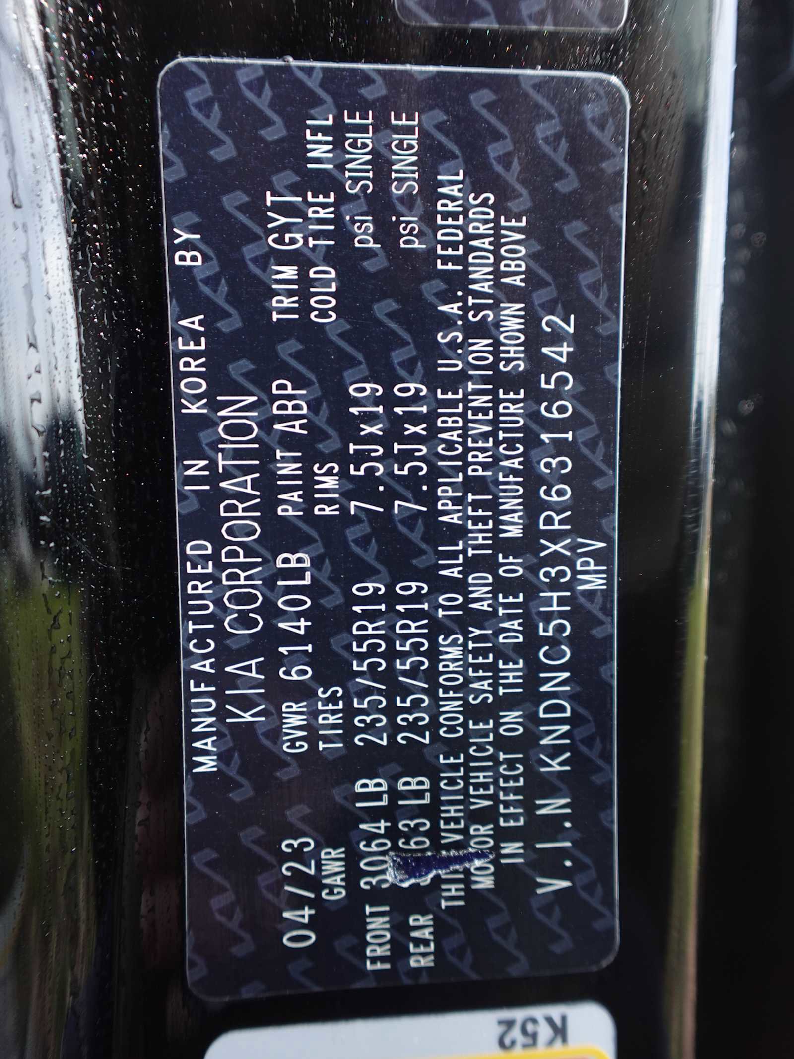 Used 2024 Kia Carnival EX image 31