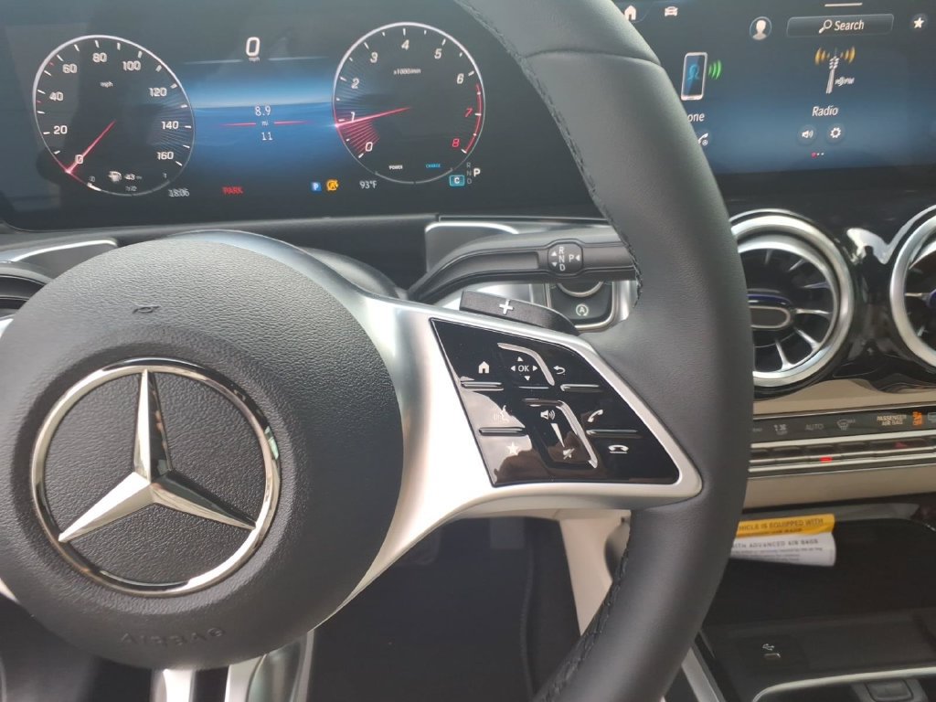 New 2026 Mercedes-Benz GLB 250 4MATIC image 21