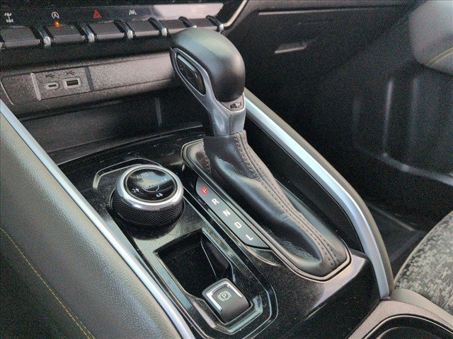 Used 2024 Chevrolet Colorado ZR2 w/ Safety Package AWD/4WD image 18