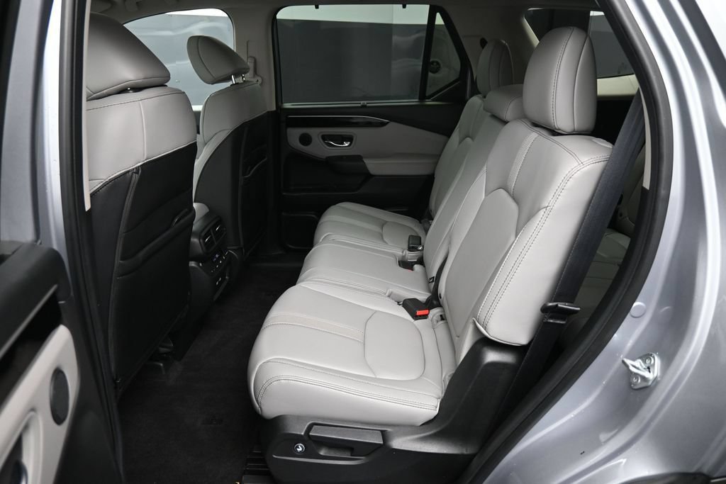 Certified 2023 Honda Pilot Touring image 26