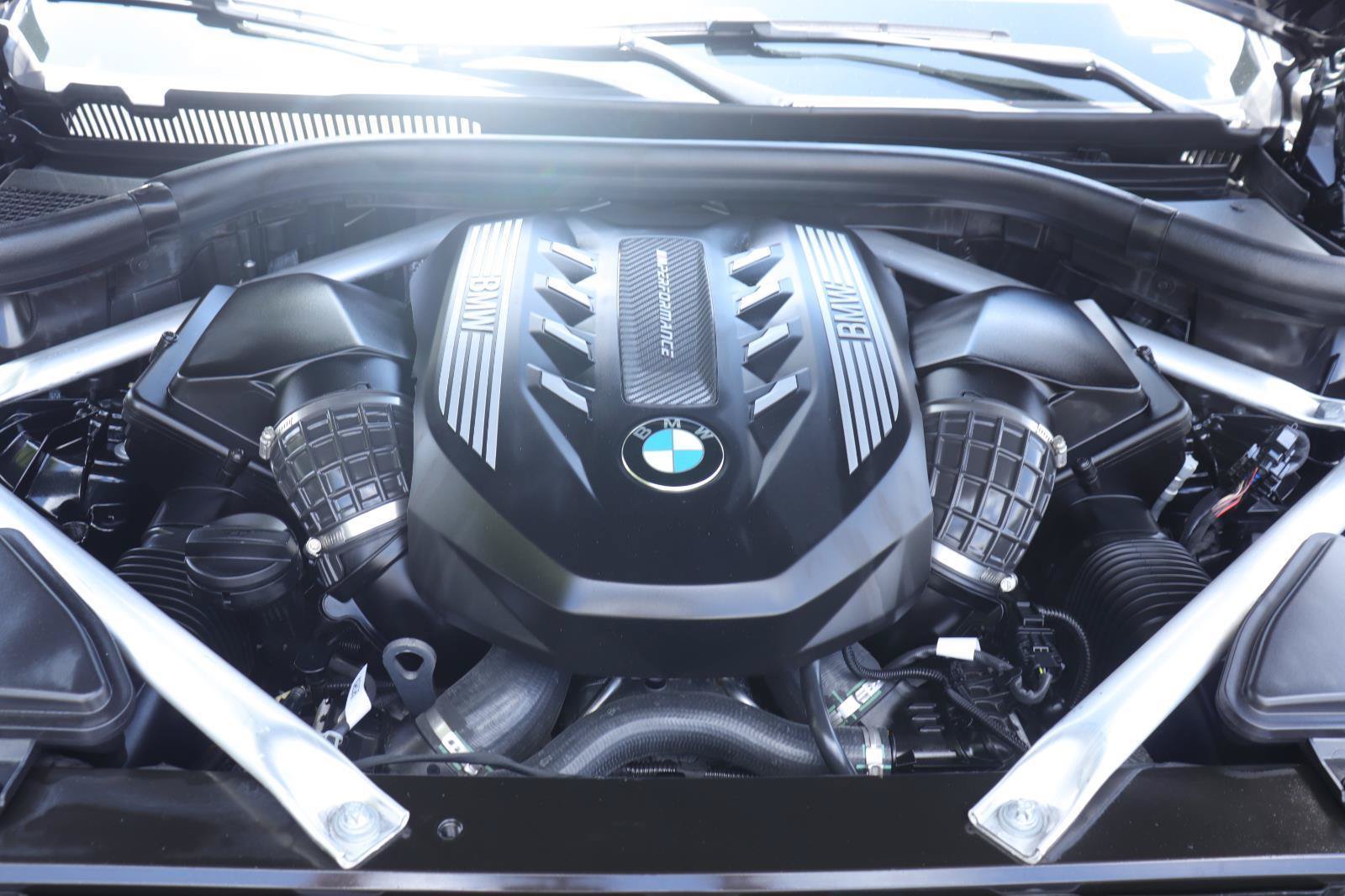 Used 2022 BMW X6 M50i AWD/4WD image 40