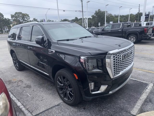 Used 2023 GMC Yukon XL Denali image 5