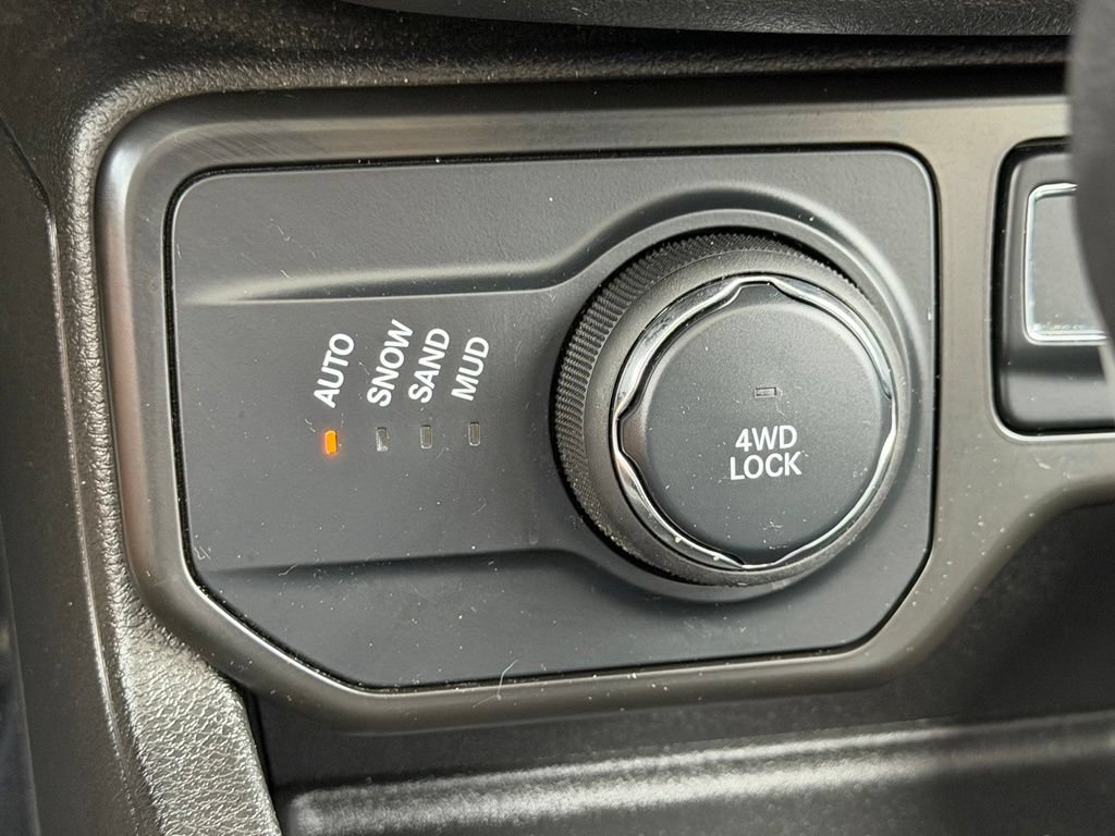 Used 2023 Jeep Renegade Limited w/ Sun/Sound Group AWD/4WD image 26
