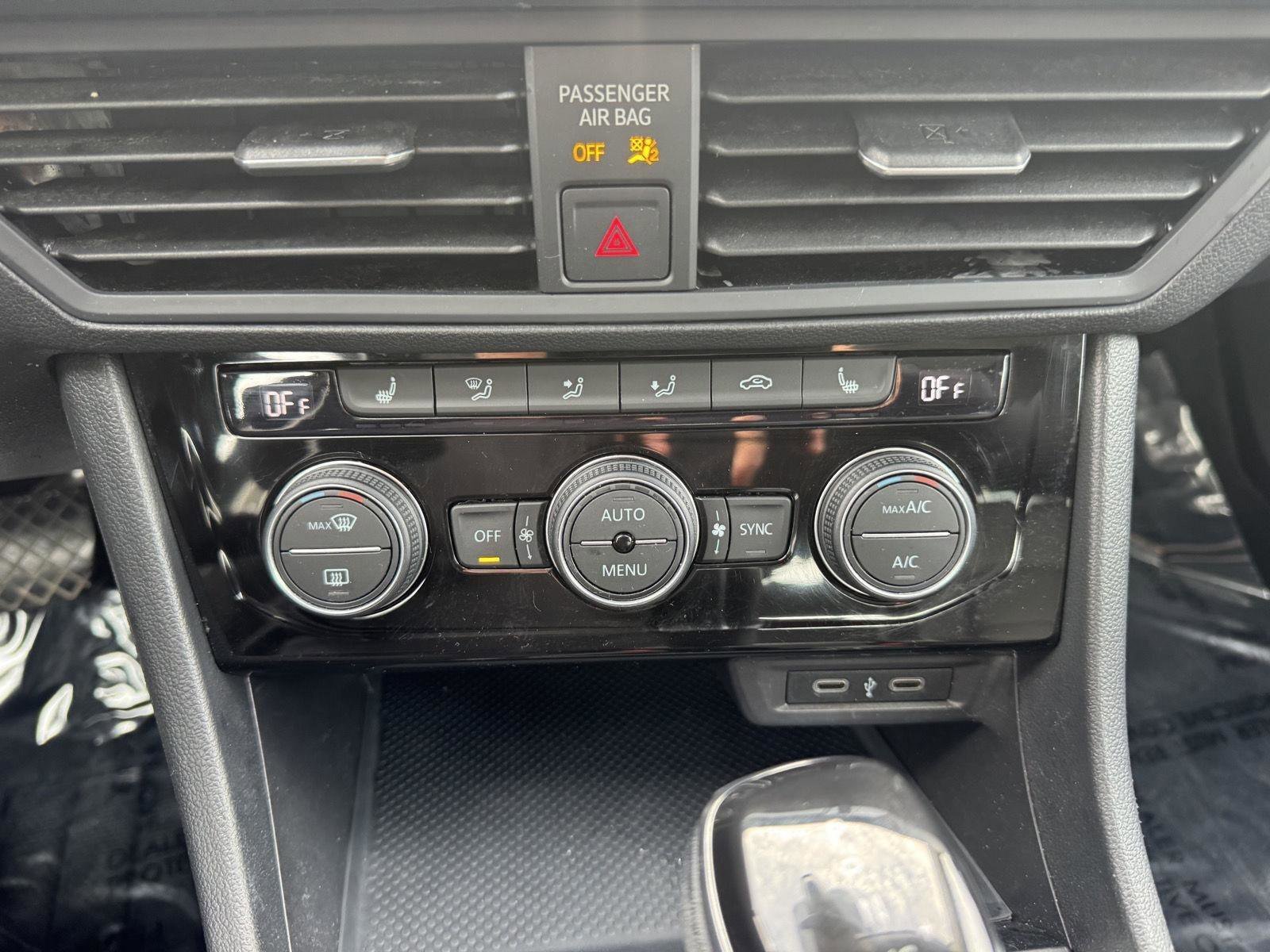 Used 2022 Volkswagen Jetta SE image 16