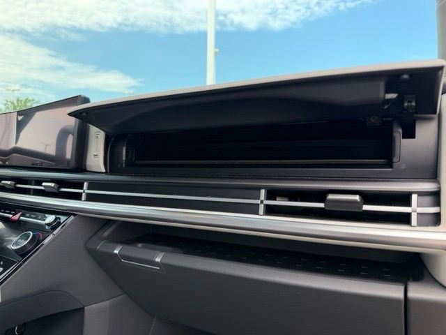 Certified 2024 Hyundai Santa Fe SEL FWD image 36
