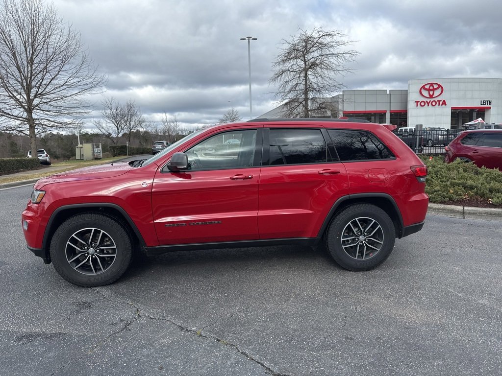 Used 2017 Jeep Grand Cherokee Trailhawk image 2