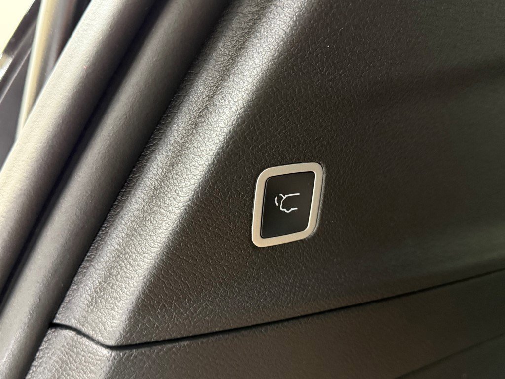 New 2026 Chrysler Voyager LX image 8