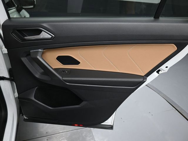 Used 2022 Volkswagen Tiguan SE image 35