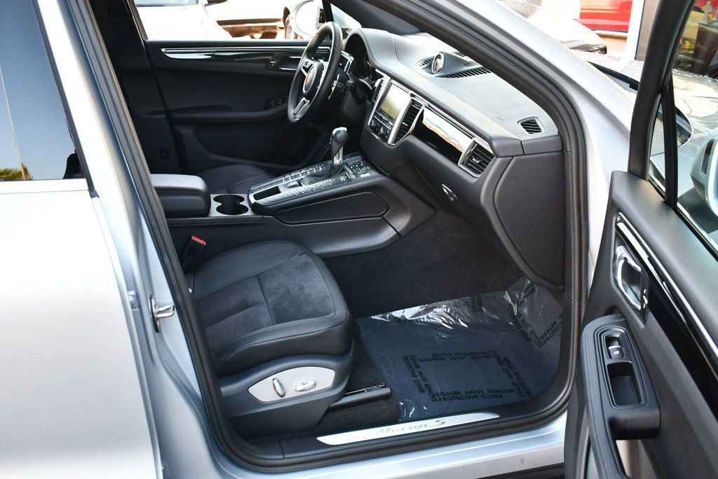 Used 2016 Porsche Macan S image 19