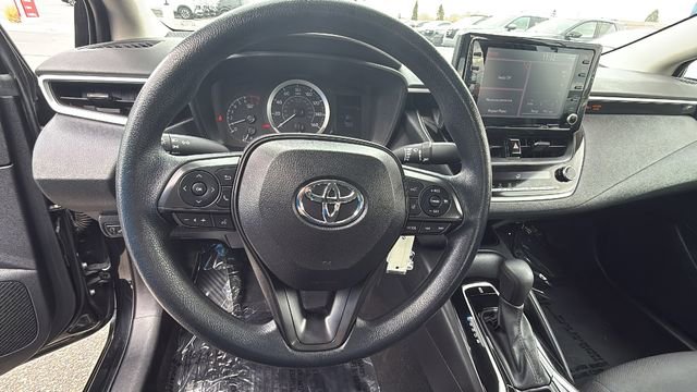 Used 2022 Toyota Corolla LE image 18