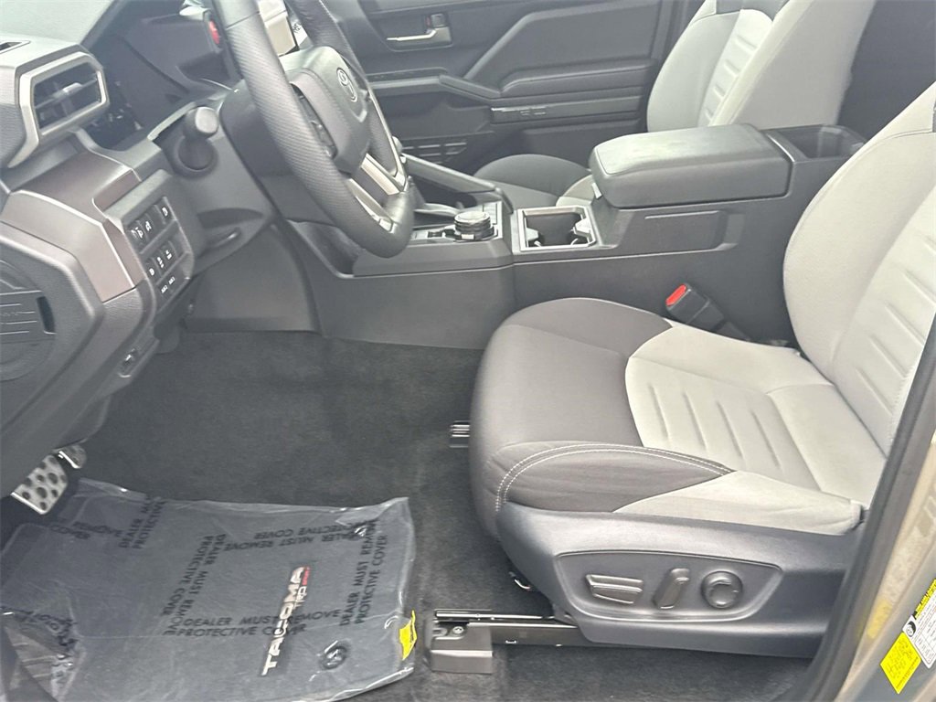 Certified 2025 Toyota Tacoma TRD Sport image 25