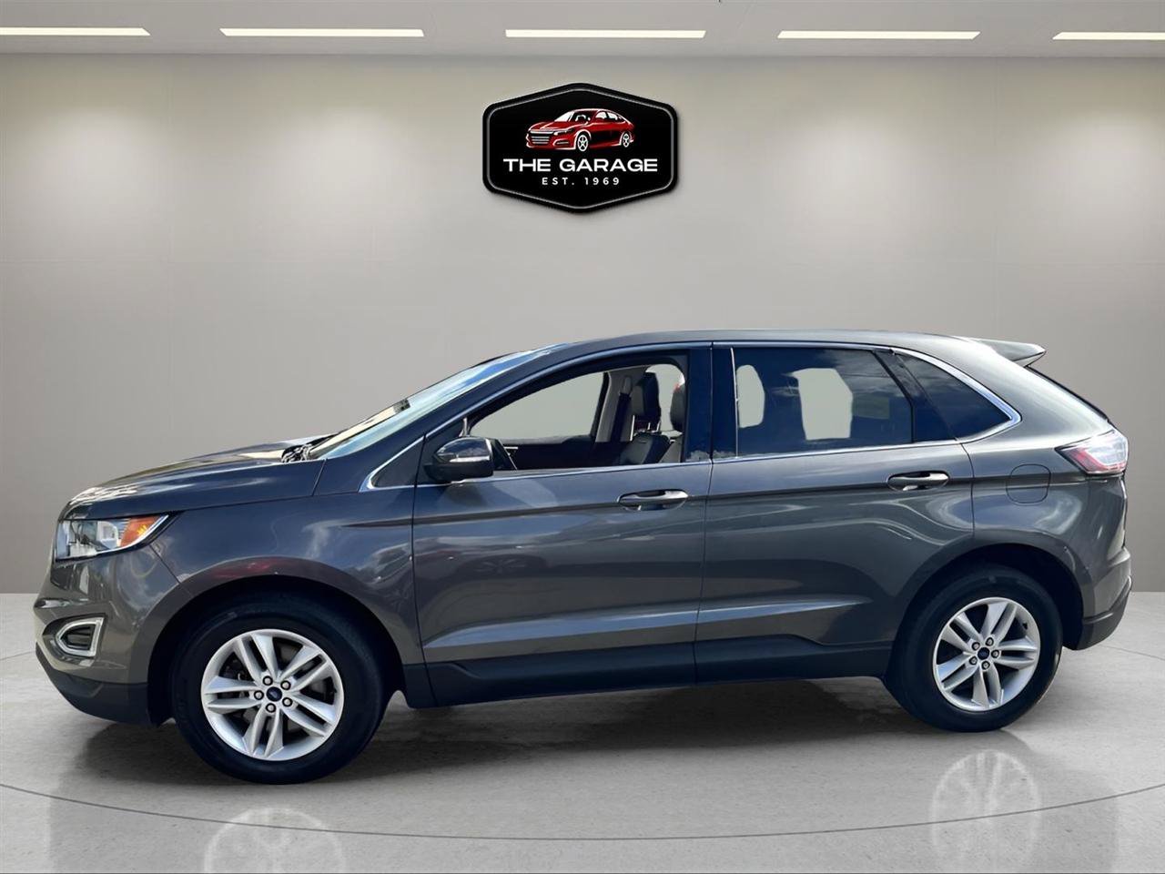 Used 2017 Ford Edge SEL w/ Equipment Group 201A AWD/4WD image 3