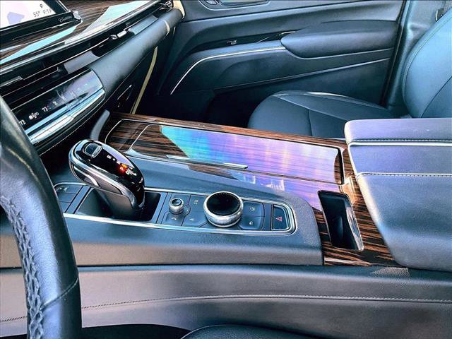 Used 2022 Cadillac Escalade Luxury image 15