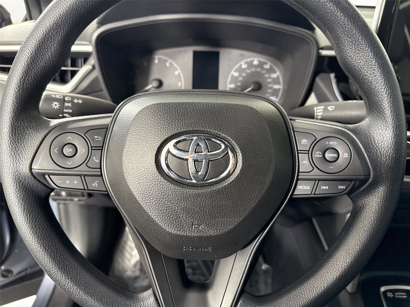 Used 2025 Toyota Corolla Cross AWD Hybrid image 14