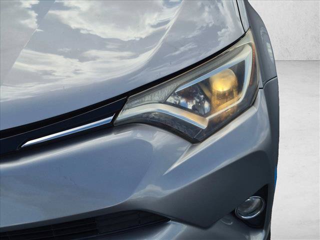 Used 2018 Toyota RAV4 XLE w/ Plus Extra Value Package AWD/4WD image 9