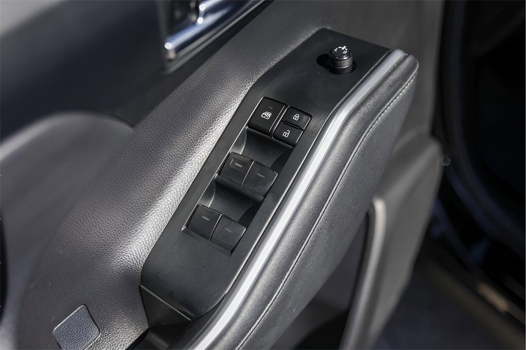 Used 2023 Toyota Highlander XLE image 25