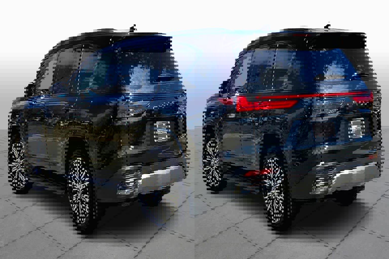 Used 2024 Lexus LX 600 4WD w/ Appearance Package image 12