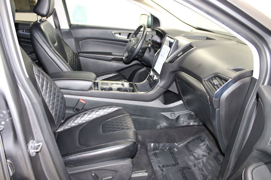 Used 2024 Ford Edge Titanium image 27
