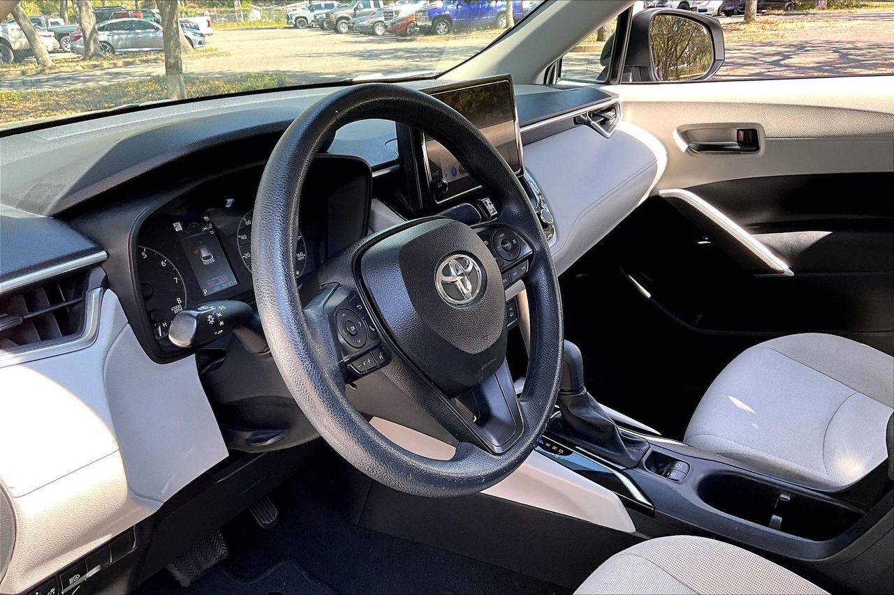 Used 2023 Toyota Corolla Cross L image 14