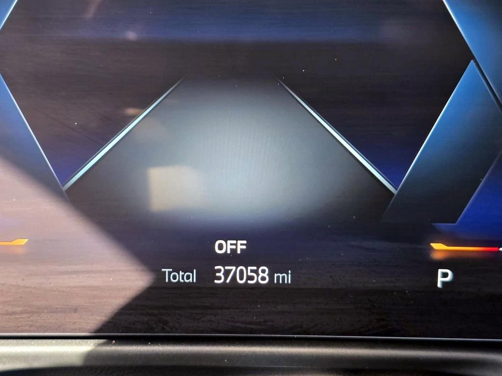 Used 2023 BMW 330i Sedan w/ Driving Assistance Package image 13