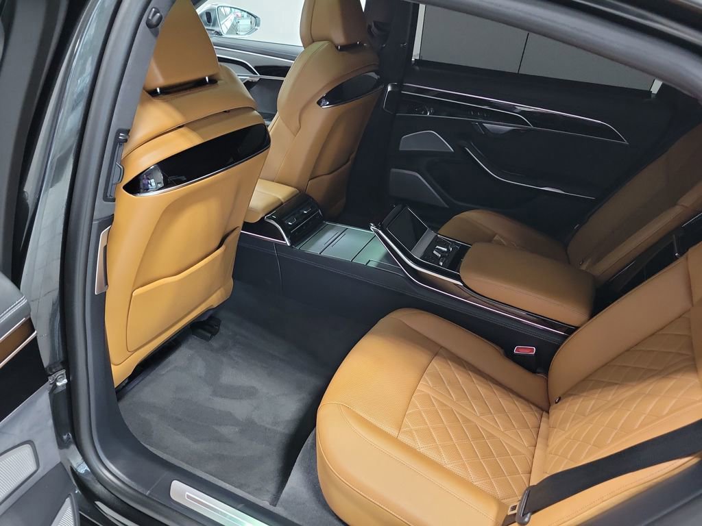 Used 2022 Audi S8 image 30
