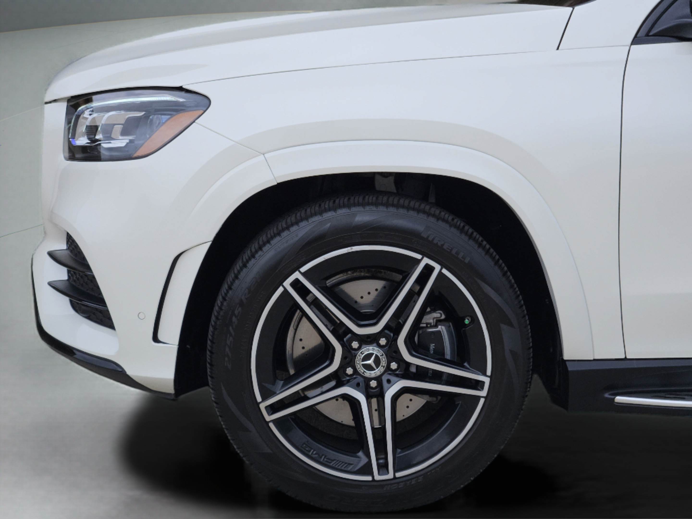 Used 2022 Mercedes-Benz GLS 450 4MATIC image 32